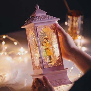 Hugging Couple Music Box